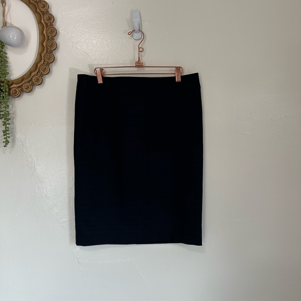 Escada Straight Skirt in Navy Blue, Knee Length, Tonal Check Woven Fabric, Sz 40